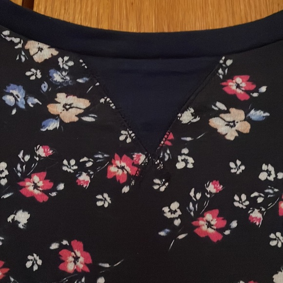 Nollie navy and floral crew neck - Picture 2 of 4